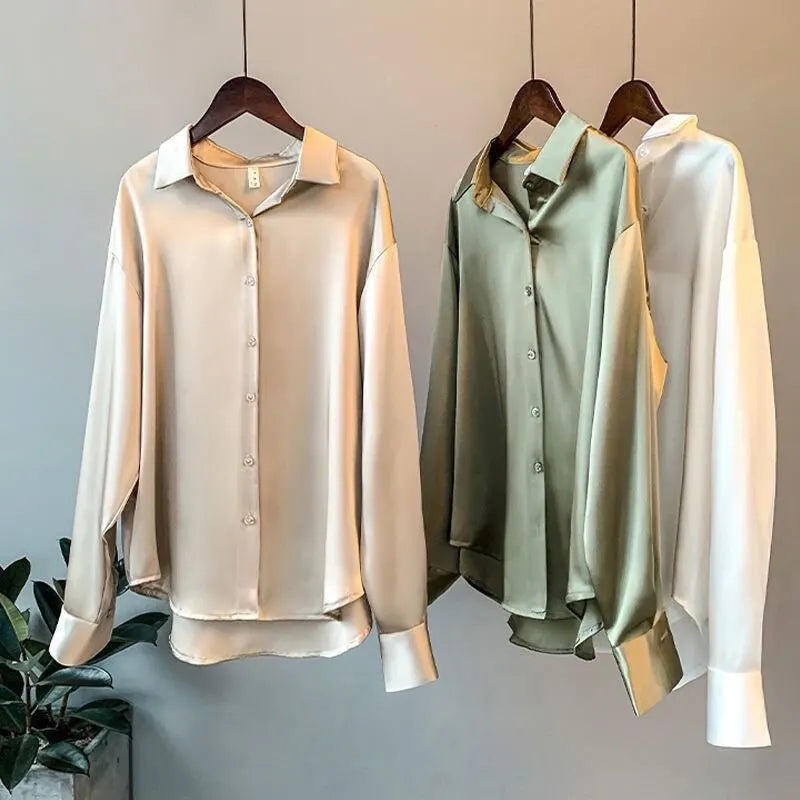 Tess – Satijnen blouse met lange mouwen